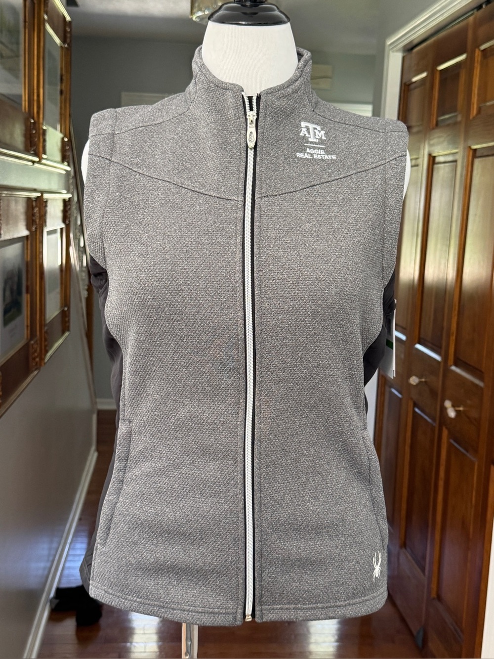 Spyder Texas A&M Pillow Tech‎ Vest Mays Business School Real Estate Large Ladies